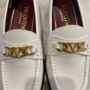 Valentino loafers SIZE 39 NEVER WORN